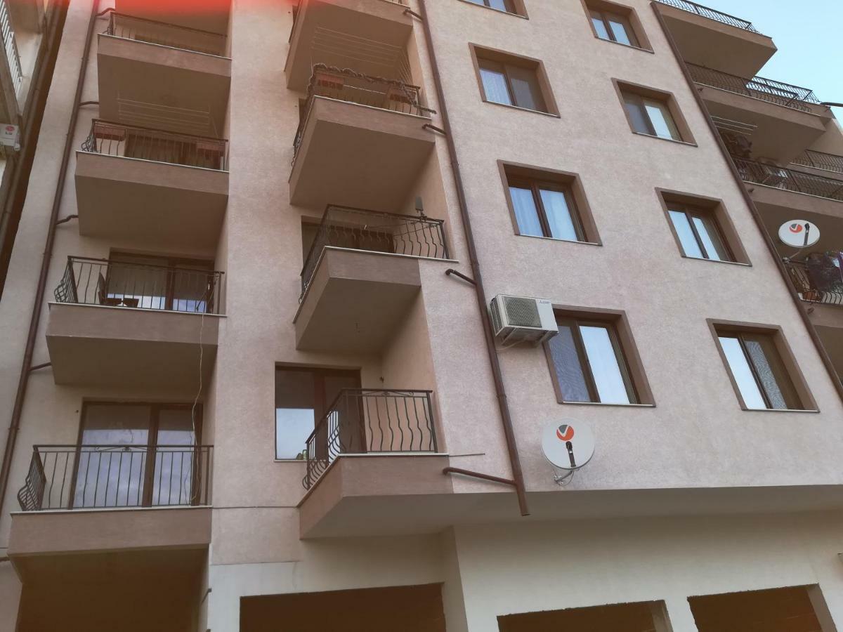Ideal Center Apartment Sandanski Bagian luar foto